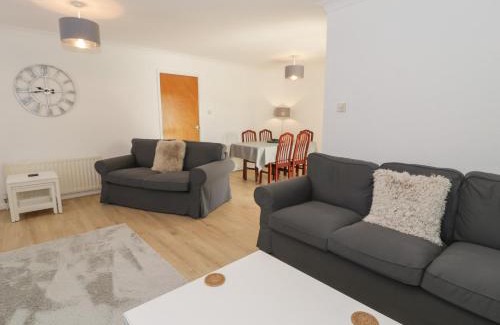 Penrhyndeudraeth House | Trem Y Foel