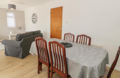 Penrhyndeudraeth House | Trem Y Foel
