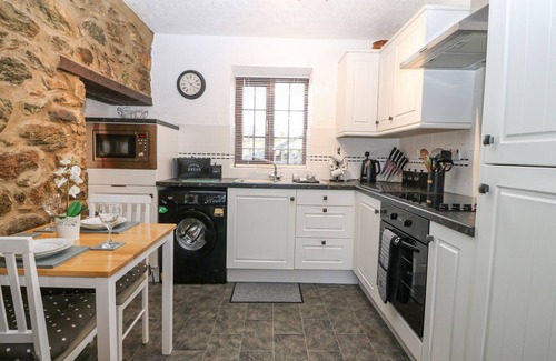 Gaerwen Cottage | TREM Y WYDDFA, family friendly, character holiday cottage in Gaerwen