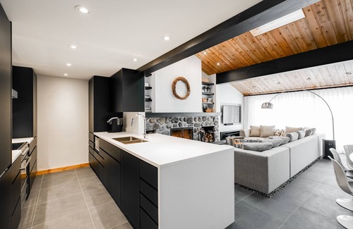 Mont-Tremblant House | TREMBLANT SKI IN/OUT LUXURIOUS NANSENHUS TOWNHOUSE