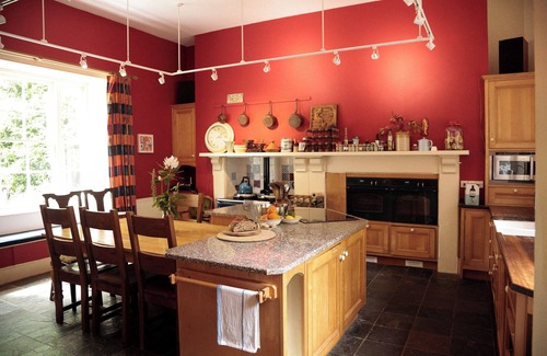 Saint Austell Bay House | Trenarren House, 2 acres private garden & sea views (pet & family-friendly)