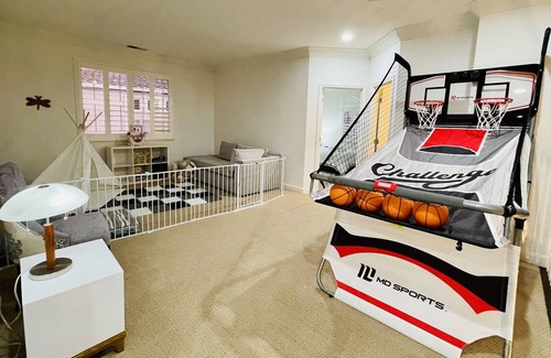 Murillo House | 🌌Trending Luxury 5BD/4BA+Gym+Massage machines🌉🕌🌅