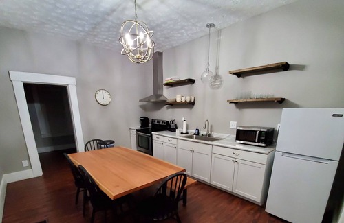 Miamisburg House | Trendy 2 bed 1 bath Duplex