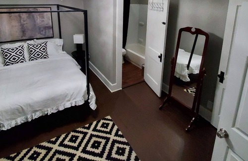 Miamisburg House | Trendy 2 bed 1 bath Duplex