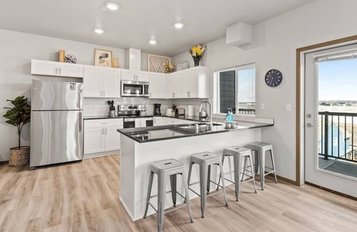 South Perry District Apartment | Trendy 2 Bed 2 Bath Near Perry Dist and Downtown!