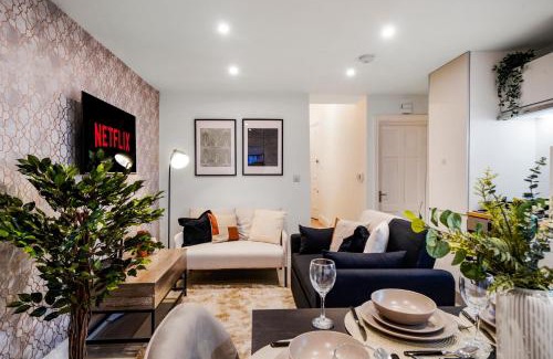 West Hampstead House | Trendy 2 Bed in Maida Vale with Private Garden