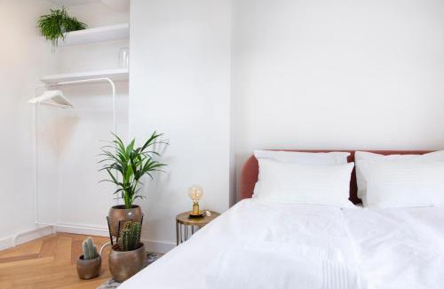 Frankendael Apartment | Trendy 2 bedroom accommodation on perfect location