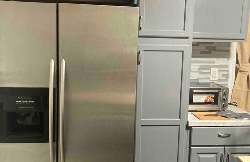 Mount Pleasant House | Trendy 2nd Floor Townhome near Federal Hill in Providence