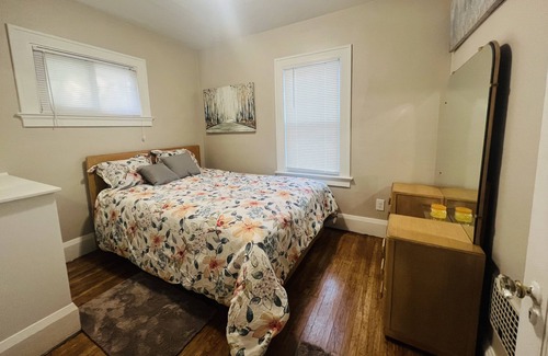 Toledo House | Trendy 3 Bedroom Residential Home with a taste of beauty!
