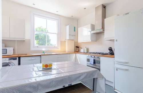 Leabridge Apartment | Trendy 3BD Flat, Heart of Hackney