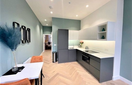 Bruntsfield Apartment | Trendy and Newly Reno'd 1 Bed Nr The Meadows