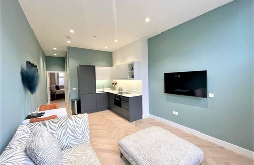 Bruntsfield Apartment | Trendy and Newly Reno'd 1 Bed Nr The Meadows