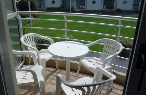 Bredene Apartment | Trendy app. with pool, closeby dunes/beach/nature