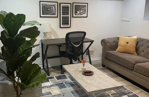 Douglas Condo | Trendy apt near McCormick Place & Wintrust Arena