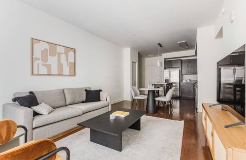 Woodmont Triangle Apartment | Trendy Bethesda Bainbridge 1BR w/Concierge, Gym, W/D, walk to Metro, by Blueground