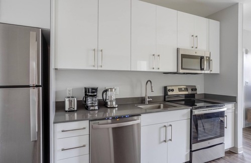 St. Elizabeth's Apartment | Trendy Brighton 2BR w/Gym & W/D, nr Transport Stops, by Blueground