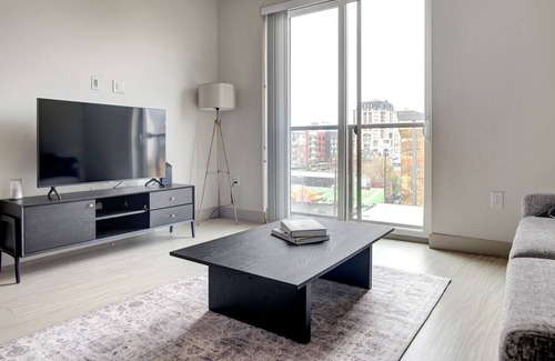 Capitol Hill Apartment | Trendy Capitol Hill 1BR w/ W/D & Gym, near Governor's Park, by Blueground