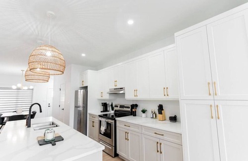 Winnipeg House | Trendy & Central | New Home