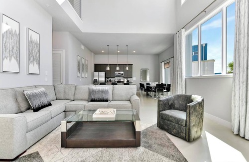 Reunion Hotel | Trendy Condo with Pool Table near Disney with Resort & Waterpark Access - B2-208