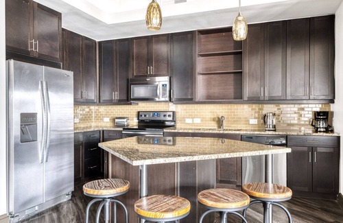 North Burnet Apartment | Trendy Domain 2BR w/Gym, Pool & W/D, nr restaurants, by Blueground