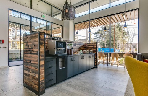 Yesler Terrace Apartment | Trendy First Hill 1BR w/Gym & Rooftop, nr Green Spaces, by Blueground