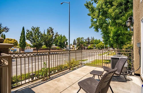 Fremont House | Trendy Fremont 3BR w/Garage & Balcony, nr Park + Trail, by Blueground