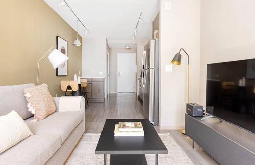 West End Apartment | Trendy North Station 1BR w/W/D & Gym, near TD Garden, by Blueground