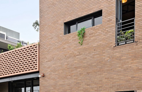 Richmond North House | Trendy NYC Style Warehouse