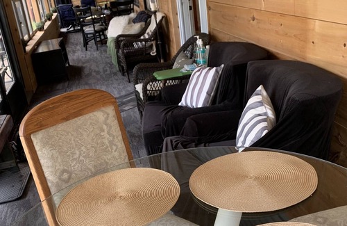Hastings Cottage | Trendy Trent River Retreat