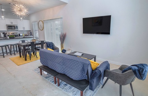Denver Heights Apartment | Trendy & Upscale 3br/2.5ba Home Close to Downtown