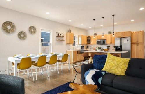 Highland House | Trendy Upscale Highlands Home 4 bedrooms Sleeps 10