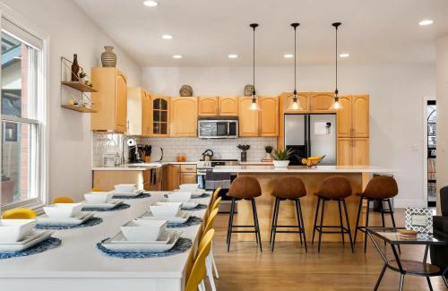Highland House | Trendy Upscale Highlands Home 4 bedrooms Sleeps 10
