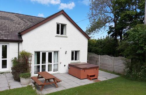Cardigan House | Trenewydd Farm Holiday Cottages