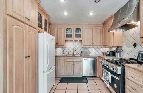 Geyserville House | Trentadue Winery Home Estate. Pool, vineyard, and winery.