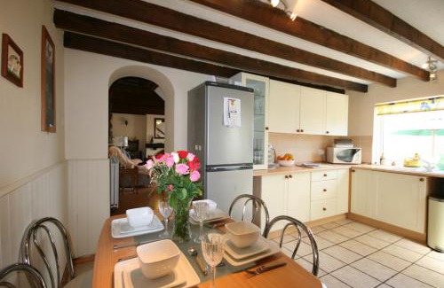 Llanelli House | Trepartridge Cottage Llanelli