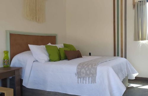 Elota Hotel | Tres Velas Surf