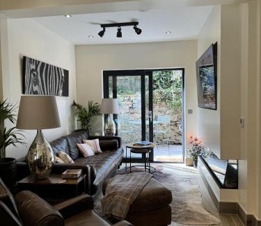 Holywood House | Trevor Street