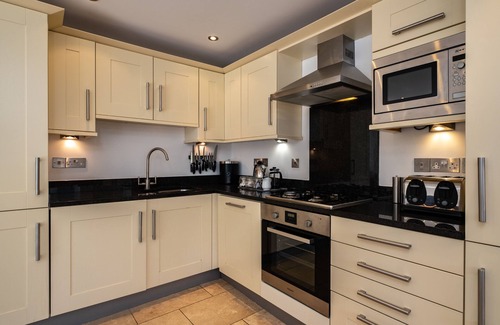 St Austell Villa | Trewhiddle Villa 27 - a trewhiddle that sleeps 6 guests in 3 bedrooms