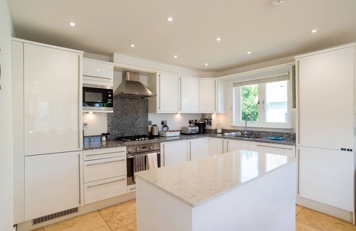 St Austell Apartment | Trewhiddle Villa 04 - a trewhiddle that sleeps 7 guests in 4 bedrooms