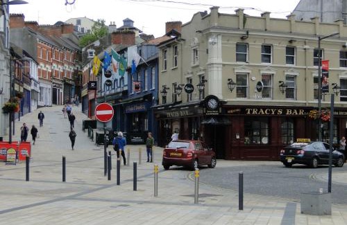 Londonderry House | Tri Ard House Derry City Centre town house
