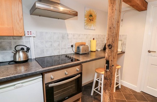Rhayader Cottage | TRIANGLE INN COACHOUSE, pet friendly in Rhayader