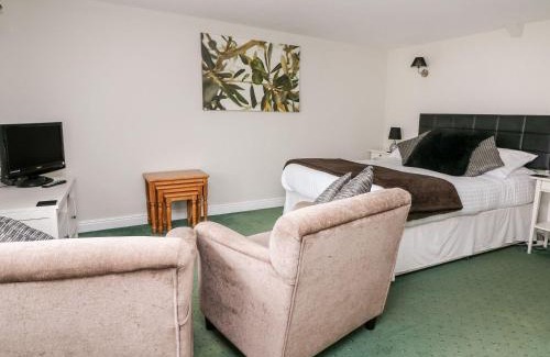 Rhayader House | Triangle Inn Coachouse