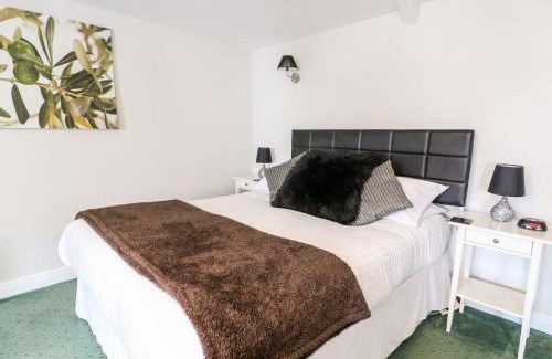 Rhayader House | Triangle Inn Coachouse