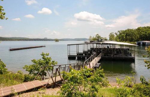 Indian Point Villa | Tribesman #22 Renovated, Near Silver Dollar City