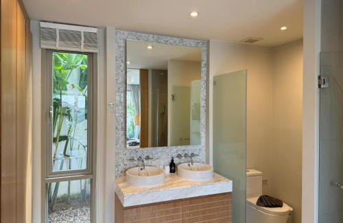 Choeng Thale Villa | Trichada Tropical pool villa by Lofty