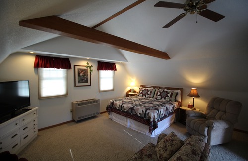 Marquette Cabin | Trickling Waters Retreat