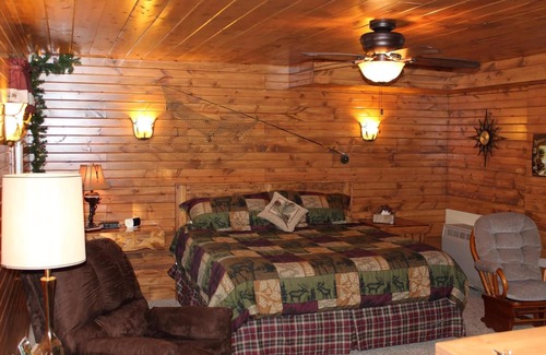 Marquette Cabin | Trickling Waters Retreat