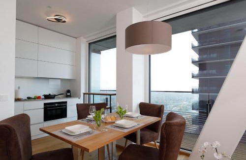 Erdberg Apartment | Triiiple Suites Level 22 mit Balkon und Tiefgarage