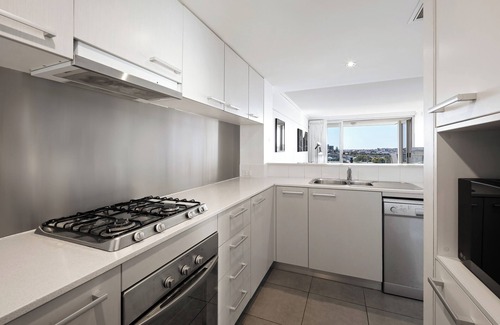 Spring Hill Apartment | Trilogy Residences
