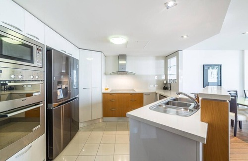 Surfers Paradise Apartment | Trilogy Surfers Paradise